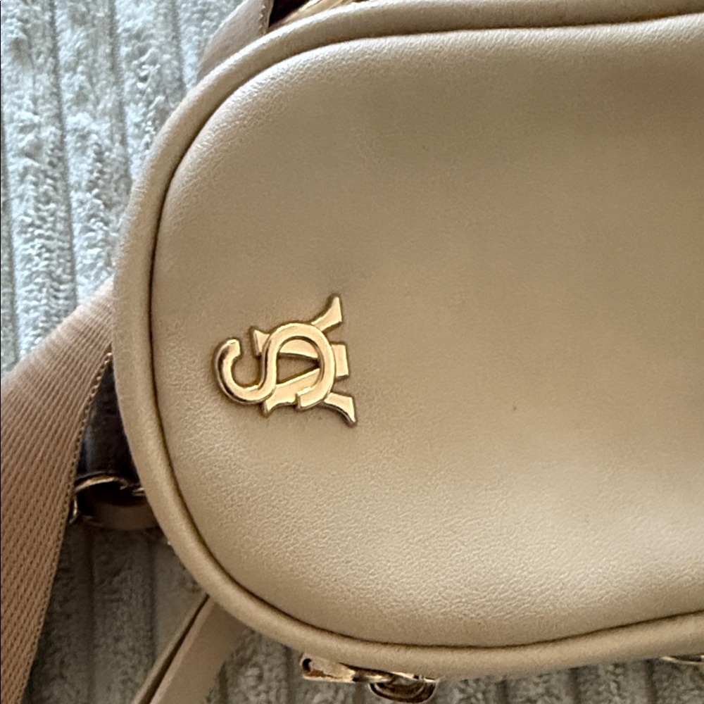 Steve Madden Gold Crossbody Bag Set - Picture 2 of 5